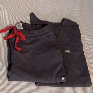 FIGS Scrub set (top and bottom)